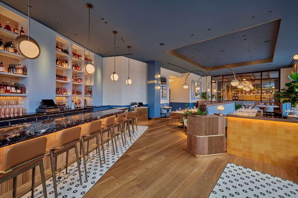 The Godfrey Detroit Curio Collection By Hilton Hotell Restaurant bilde